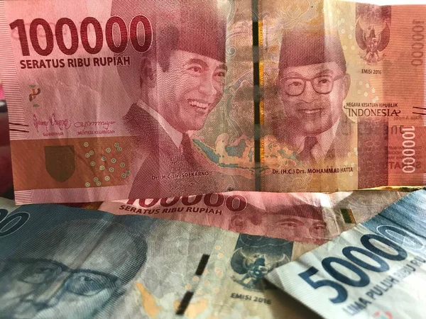 Indonesian Rupiah Background Індонезійські Банкноти Серії Номіналом Сто Тисяч Рупій — стокове фото