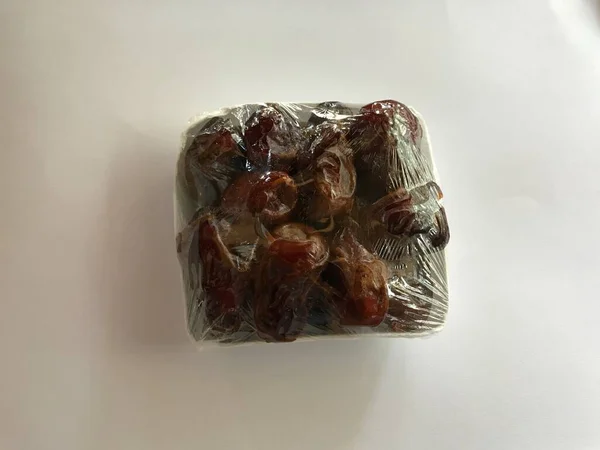 Φρέσκα Φρούτα Σωρός Από Νόστιμες Αποξηραμένες Ημερομηνίες Που Απομονώνονται Λευκό — Φωτογραφία Αρχείου