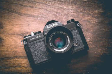 Luxon Süper 1000 eski refleks kamera