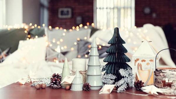 コーヒーテーブルで様々な家庭クリスマスや新年の装飾組成物 — ストック写真