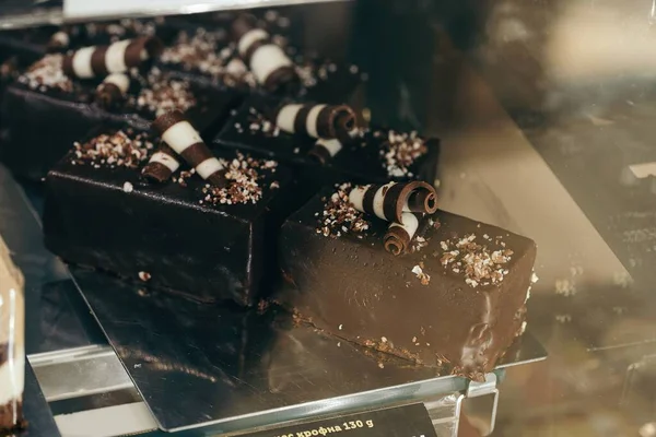 Смачний Темно Шоколадний Торт Столі Кондитерській Майстерні — стокове фото