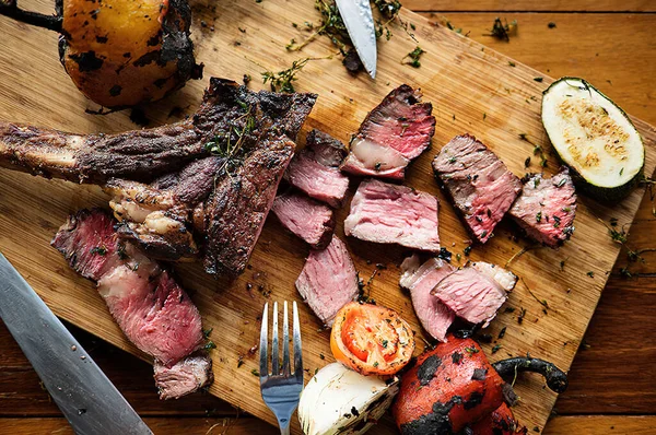 Řízený Hovězí Steak Stole Koncept Kuchyně — Stock fotografie