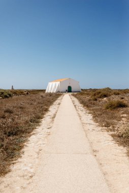 Sagres Kalesi 'nin içindeki merkez bina. Dikey.