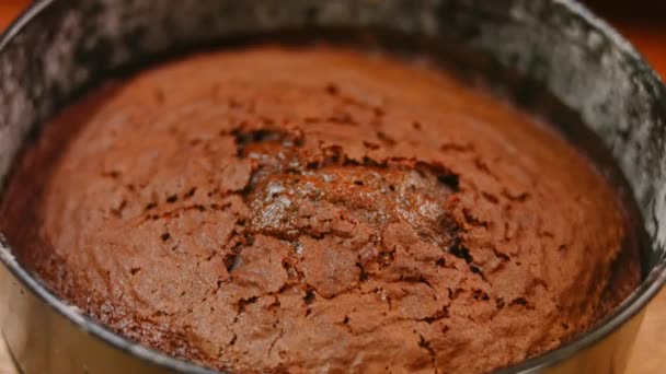 Çikolatalı pasta için fırında hamur. 4k video — Stok video