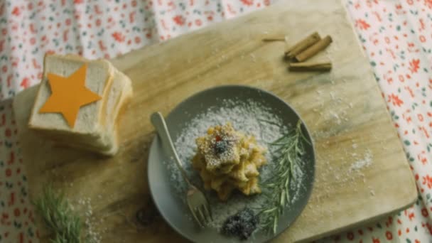 Francés tostadas árbol de Navidad ambiente de vacaciones — Vídeos de Stock