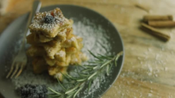 Francouzský toast vánoční strom dovolená atmosféra — Stock video