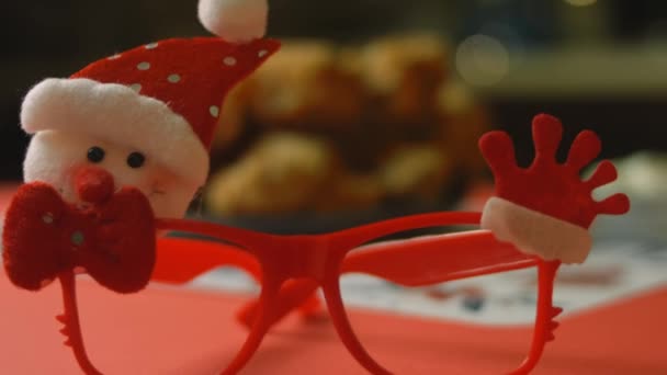 Cozinha de Natal, eu preparo frango KFC. — Vídeo de Stock
