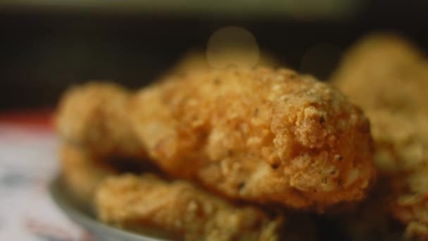 Noel mutfağı, KFC tavuğu hazırlıyorum.. — Stok video