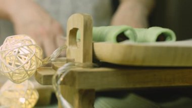 Korunmuş kiraz hamurunu bir tabağa koydum. Makro film