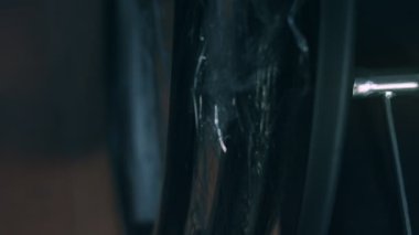 Engelliler için yeni kurulmuş tekerlekli sandalye