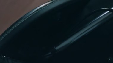 Engelliler için yeni kurulmuş tekerlekli sandalye