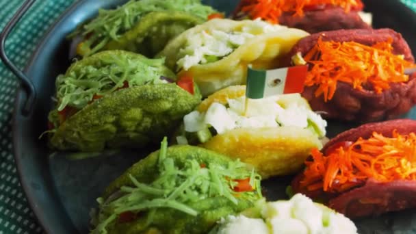 Μεξικανική Σημαία Tacos Σχηματίζει Σχήμα Της Μεξικανικής Σημαίας Ένα Επίπεδο — Αρχείο Βίντεο