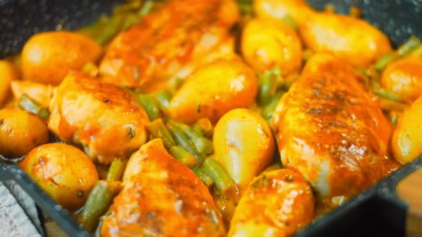 Madu Mustard Chicken Dan Resep Vegetables Masak Daging Dan Kentang — Stok Video