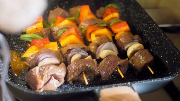 Marinated Beef Kebabs Λαχανικά Παρασκευασμένα Στη Σχάρα — Αρχείο Βίντεο