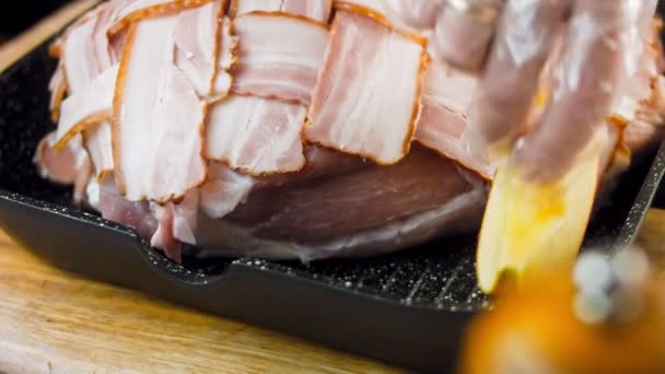 Bacon Zawinięte Pork Loin Pieczone Apple Cider Przepis Kucharz Wkłada — Wideo stockowe