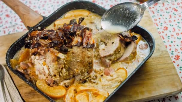 Bacon Envolto Lombo Porco Assado Receita Cidra Aplicável Chef Derrama — Vídeo de Stock