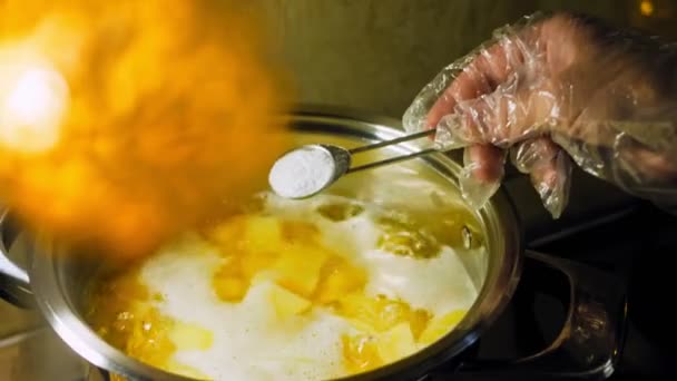 Cook Adds Tablespoon Salt Potatoes Contrasting Macro Filming Steaming Pot — Stock Video