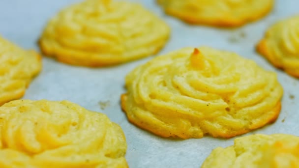 Biscuits Aux Pommes Terre Recette Canonique Brie Parmesan Crème Épaisse — Video