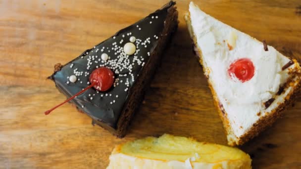 Viele Kuchenstücke Auf Einem Backblech Retro Stil Schieberegler Und Makroaufnahmen — Stockvideo