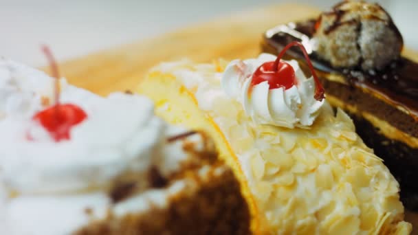 Nombreuses Tranches Gâteau Sur Une Plaque Cuisson Style Rétro Slider — Video
