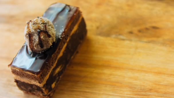 Шоколадний Торт Кодун Макро Слайд Стрілянина Використовується Ретро Плита — стокове відео