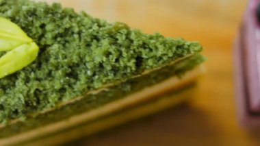 Farklı pastaların retro-stil pişirme tepsisi üzerinde. Kaydırıcı ve makro atış.