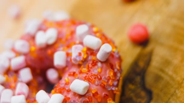 Donuts Roses Décorés Marshmello Macro Tir Curseur Boulangerie Concept Alimentaire — Video