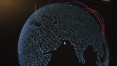 Siber saldırı için farklı hedefleri olan bir dünya haritası. Hackleme ve teknoloji konsepti. Monitör piksellerinde makro çekim.