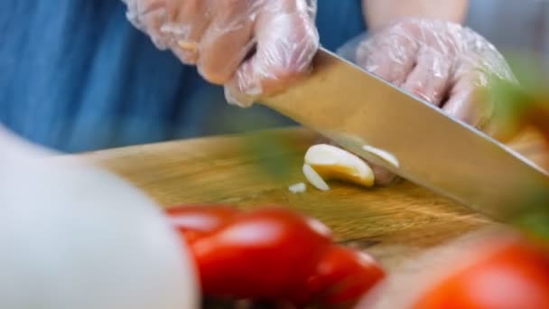 Garlic Smashing Wooden Cutting Plate Process Cooking Thai Food — Stock Video