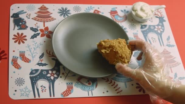 Puse Las Servilletas Plato Quiero Remojar Grasa Carne Frita — Vídeos de Stock