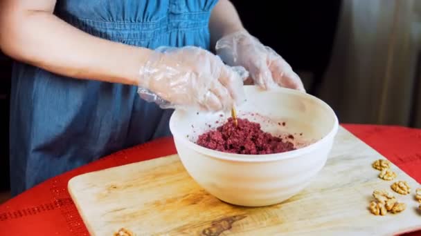 Пхалі Традиційна Грузинська Їжа Жук Використовується Пурпурового Кольору Прикраси Використовують — стокове відео