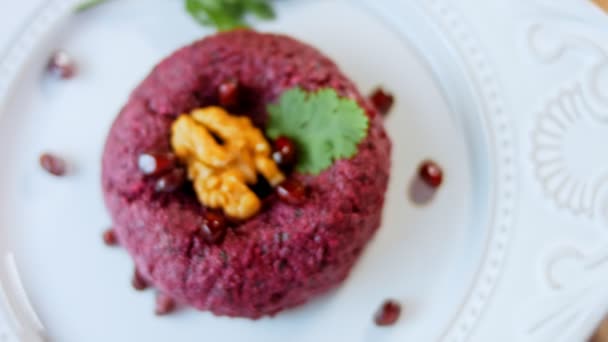 Παραδοσιακό Γεωργιανό Φαγητό Pkhali Beetroot Χρησιμοποιείται Για Πορφυρό Χρώμα Καρύδι — Αρχείο Βίντεο
