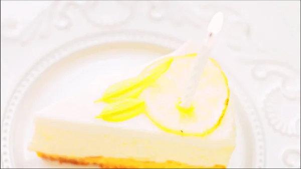 Tarta Limón Con Queso Plato Retro Usa Tenedor Oro Cuchillo — Foto de Stock