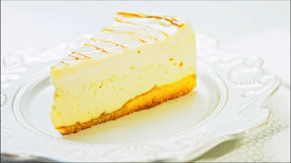 Caramel Cheesecake Retro Plate Use Gold Fork Knife — Stock Photo, Image
