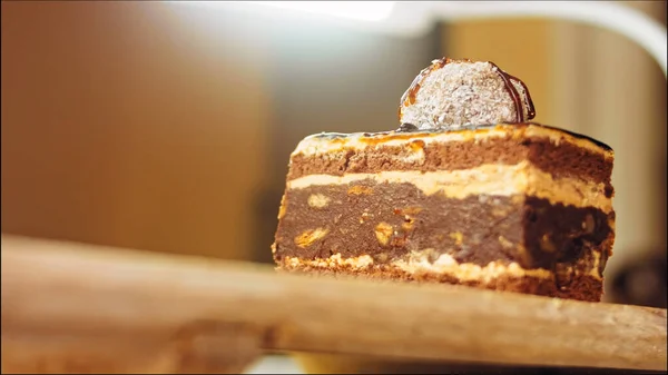 巧克力蛋糕 柯尔顿 宏观和幻灯片拍摄 用的是复古滚筒 — 图库照片