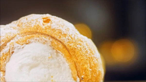 Pâtisserie Feuilletée Avec Crème Gâteau Est Rond Prise Vue Macro — Photo