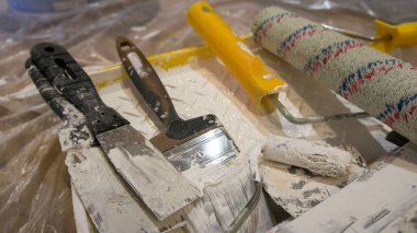 Boyama araçları, silindir, fırça ve spatula