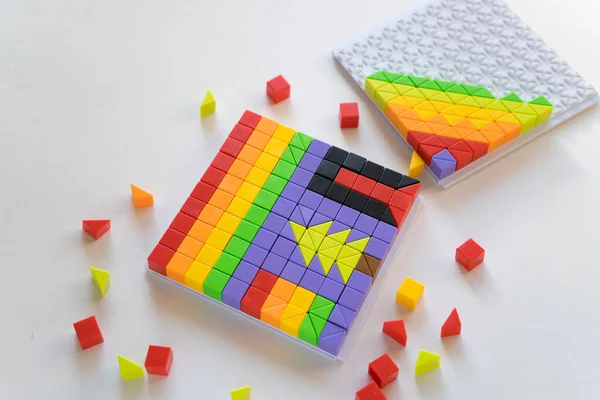 Mosaico Plástico Multicolor Para Niños Más Pequeños Juego Para Desarrollo Imagen de archivo