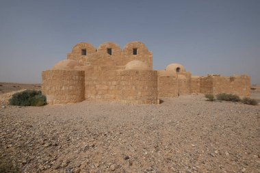 Qasr Amra, günümüzde Ürdün 'ün doğusunda bir çöl kalesidir. Quseir Amra ya da Kusayr Amra olarak da bilinir. 8. yüzyılda Umayyad halifesi Velid II tarafından inşa edilmiş. UNESCO Dünya Mirası Alanı.