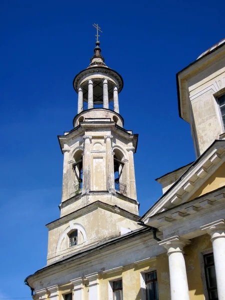 Glockenturm Mit Durchbrochener Lichtkolonnade Der Clemenskirche Papst Torzhok Region Twer — Stockfoto