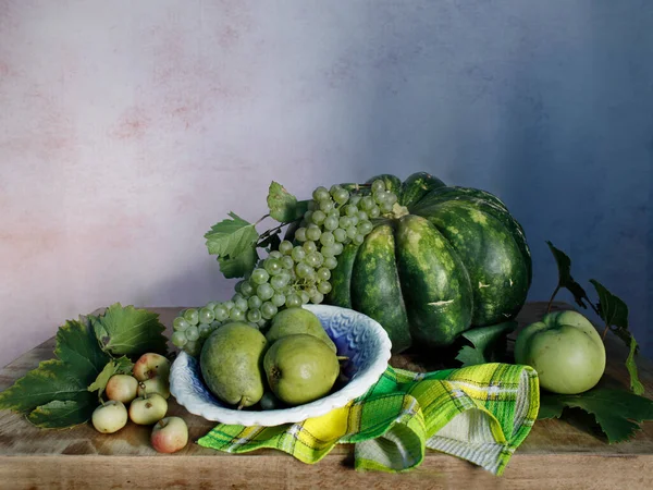 Natureza Morta Com Abóbora Uvas Maçãs Colheita Legumes Maduros Frutas — Fotografia de Stock