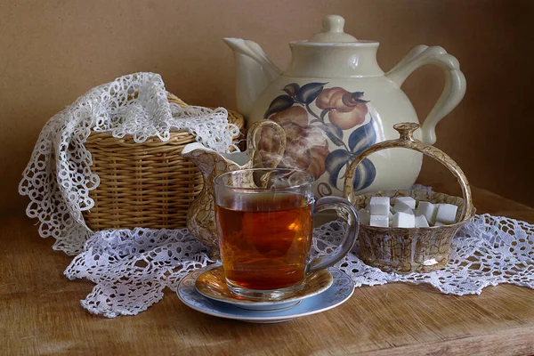 Натюрморт Чашкой Чая Чайником — стоковое фото