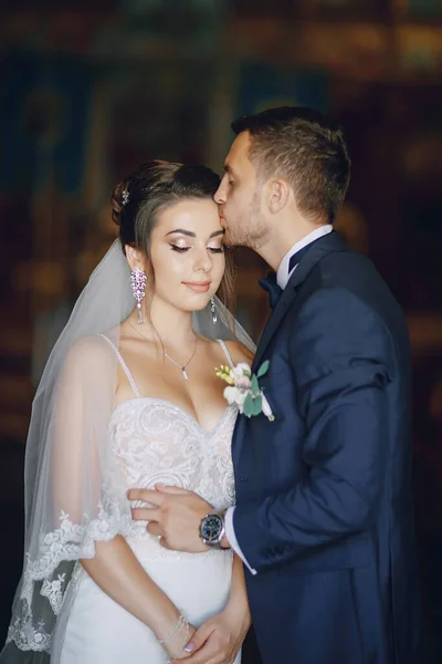 Bride with groom — Stock Photo, Image