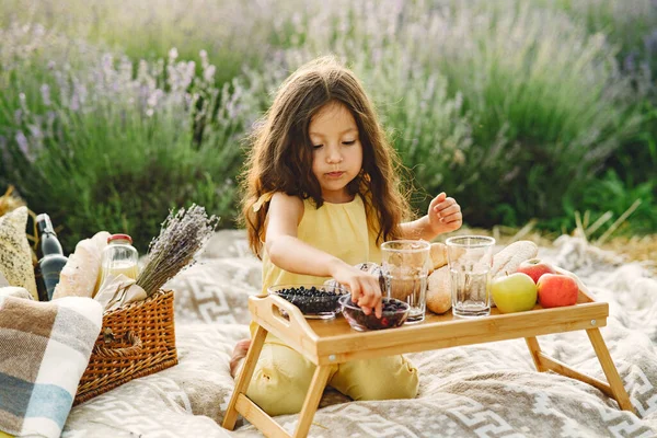 Provence Child Relaxing Lavender Field Little Girl Picnic — Stockfoto