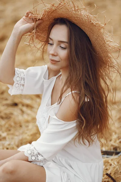 Woman Summer Field Lady White Dress Girl Sunset Background — Stockfoto