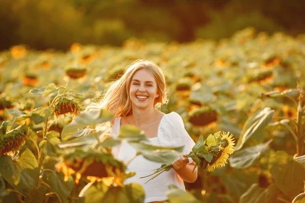 Portrait Young Beautiful Blonde Woman Sunflowers Field Back Light Summer — Photo