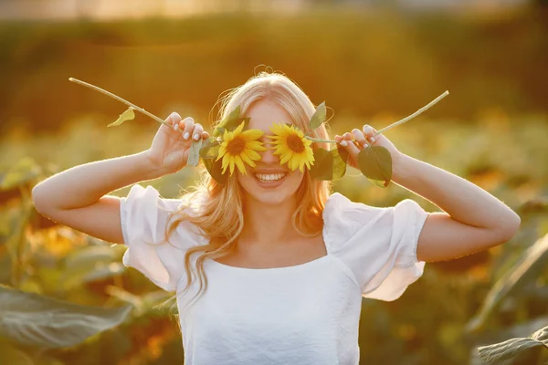 Portrait Young Beautiful Blonde Woman Sunflowers Field Back Light Summer — Photo