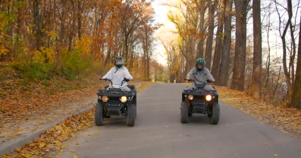 Front View Young Couple Riding Atvs Autumn Forest Active Road — 비디오