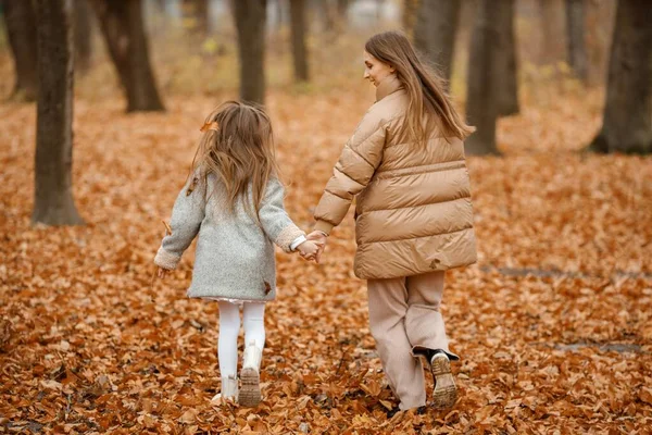 Young Woman Little Girl Autumn Forest Woman Her Daughter Running — Stock Photo, Image