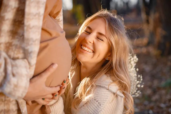 Close View Happy Girl Pregnant Belly Women Expecting Baby Standing — Fotografie, imagine de stoc